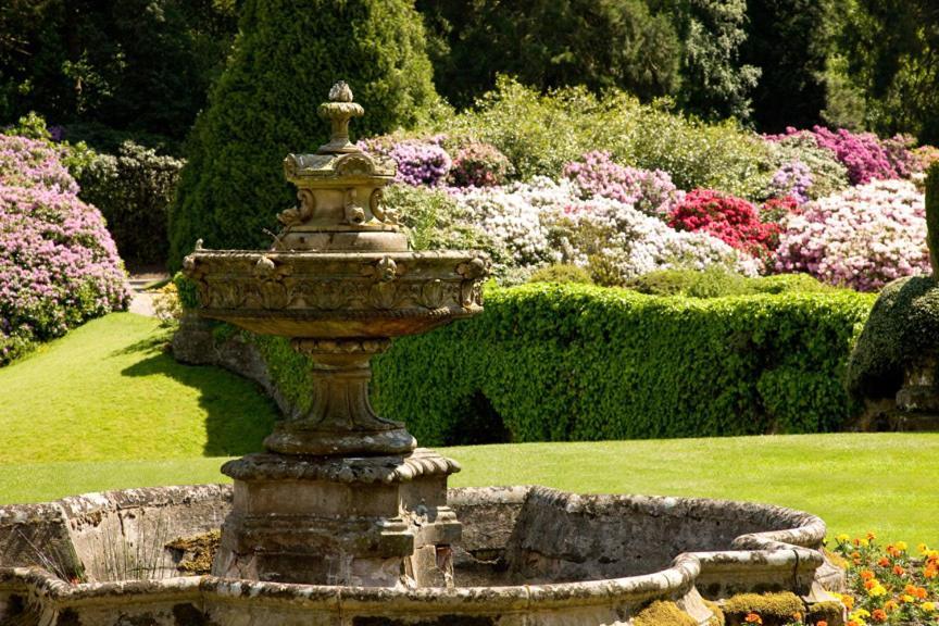 Гостьовий будинок Gregynog Hall Tregynon Екстер'єр фото