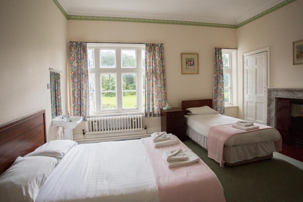 Гостьовий будинок Gregynog Hall Tregynon Екстер'єр фото