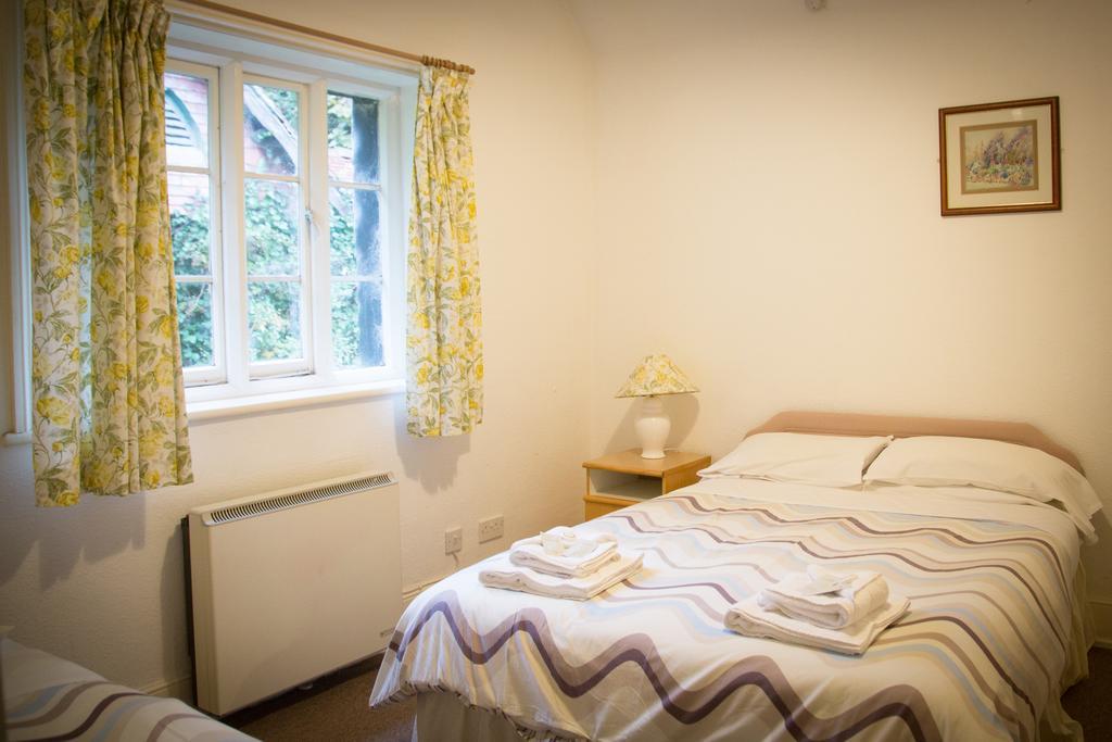 Гостьовий будинок Gregynog Hall Tregynon Екстер'єр фото