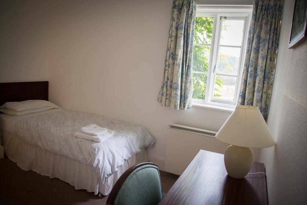 Гостьовий будинок Gregynog Hall Tregynon Екстер'єр фото