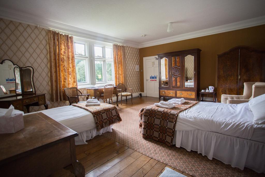 Гостьовий будинок Gregynog Hall Tregynon Екстер'єр фото