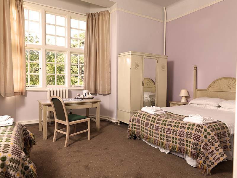 Гостьовий будинок Gregynog Hall Tregynon Екстер'єр фото