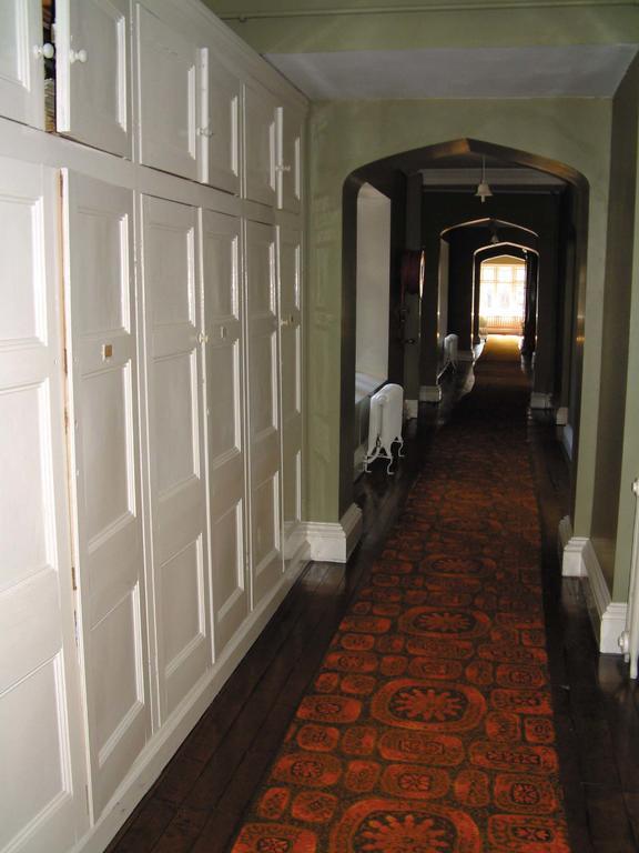 Гостьовий будинок Gregynog Hall Tregynon Екстер'єр фото