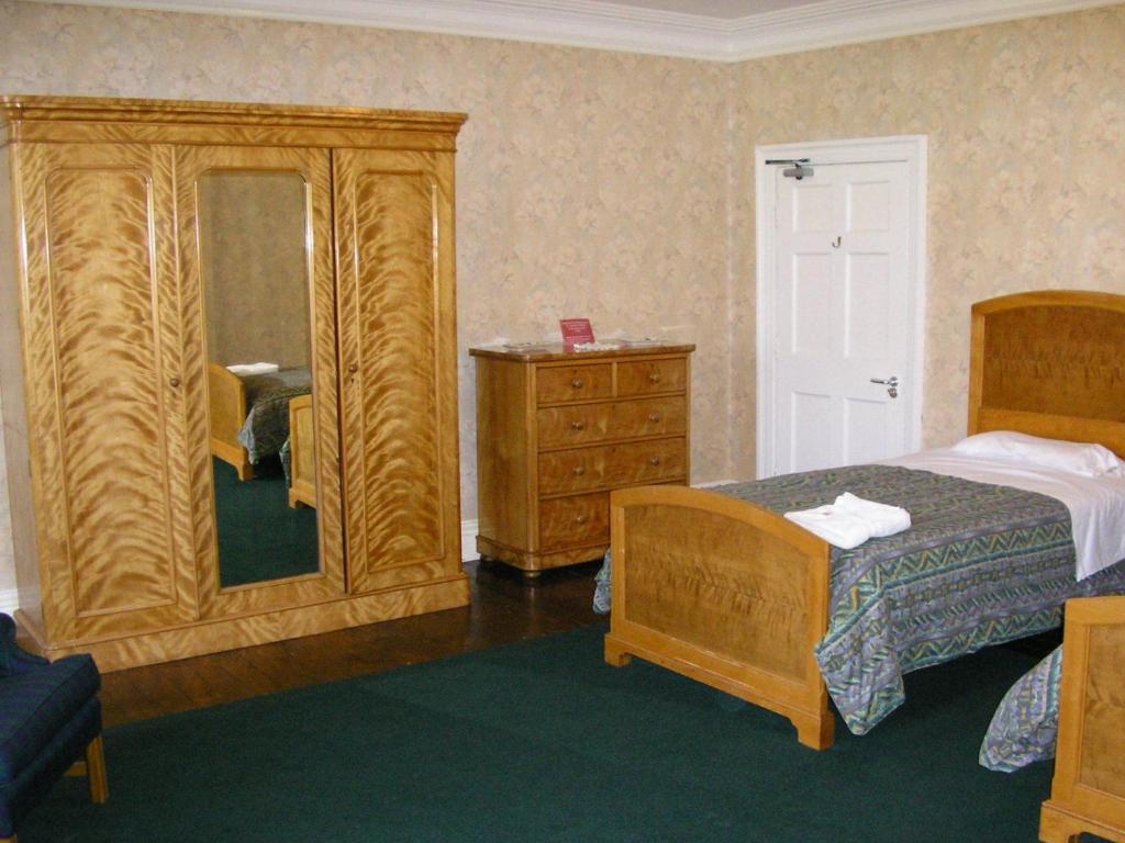 Гостьовий будинок Gregynog Hall Tregynon Номер фото
