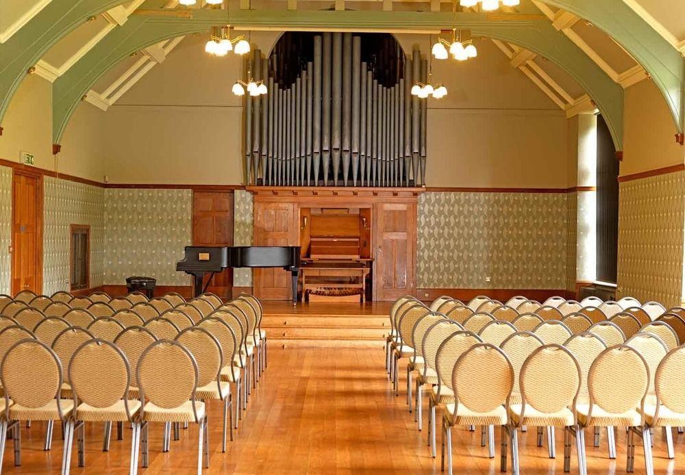 Гостьовий будинок Gregynog Hall Tregynon Екстер'єр фото