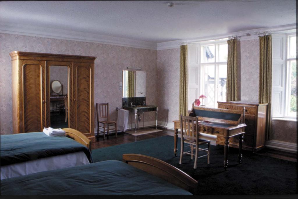 Гостьовий будинок Gregynog Hall Tregynon Екстер'єр фото